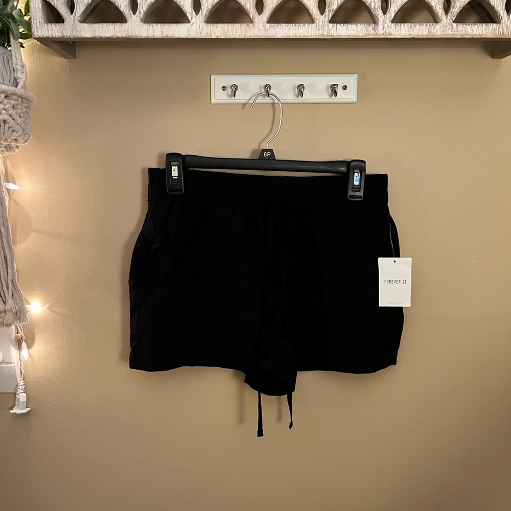 Forever 21 black linen shorts size M